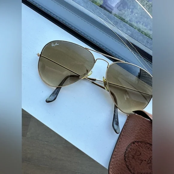 Ray-Ban Aviator Sunglasses with Tan Case and Cloth - Loved Condition - Picture 3 of 13